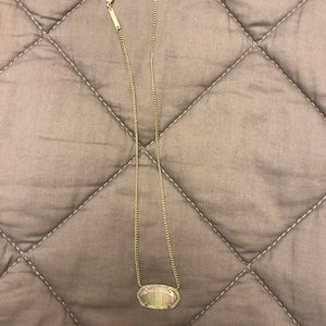 Kendra Scott necklace